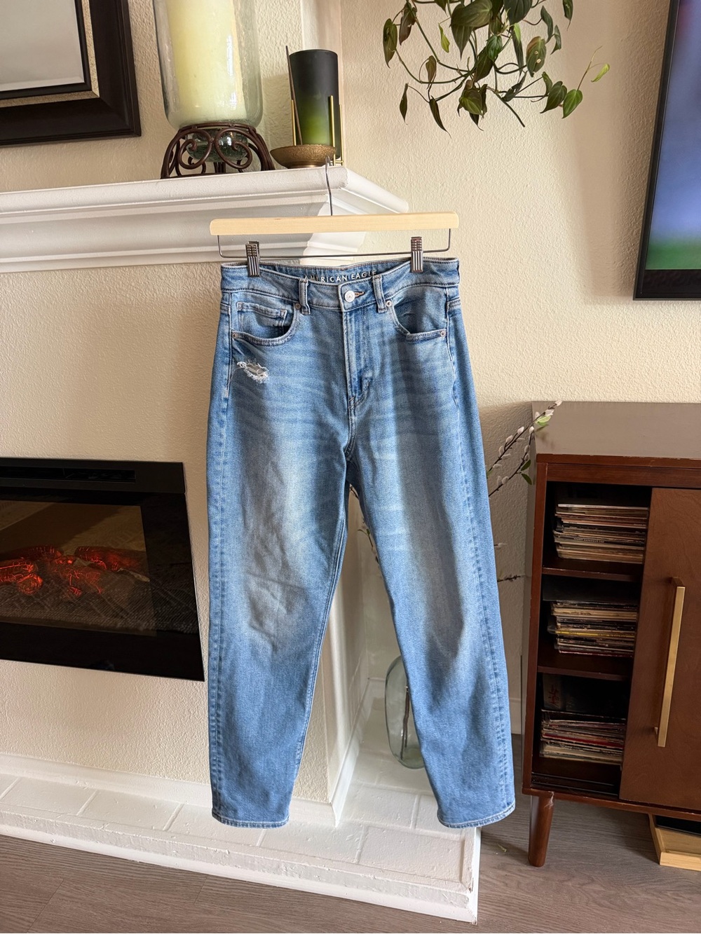American Eagle Outfitters Relaxed Mom Jeans